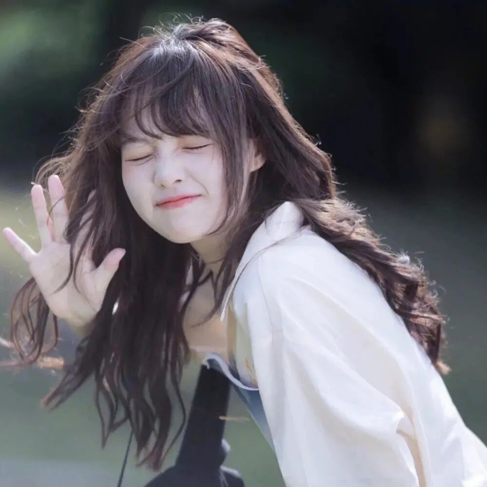 假千金的亿点人脉