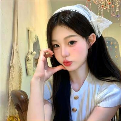 我躺帝王怀里刷视频